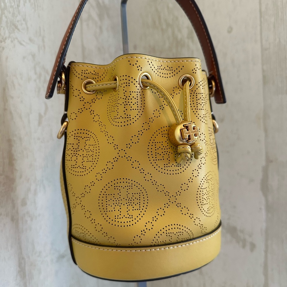Tory Burch Bucket Bag in Golden Sunset - Picture 2 of 10